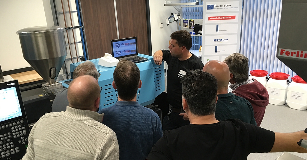Training on a Sumitomo Demag IntElect 50